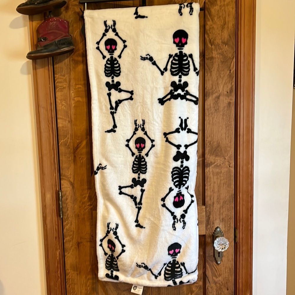 Betsey Johnson Skeleton Yoga Blanket - Black and White